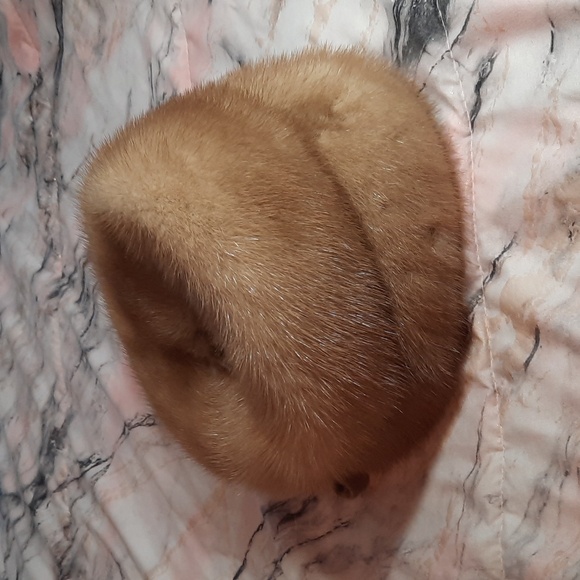 L. S. Ayres Amrose Mink hat - Picture 3 of 7